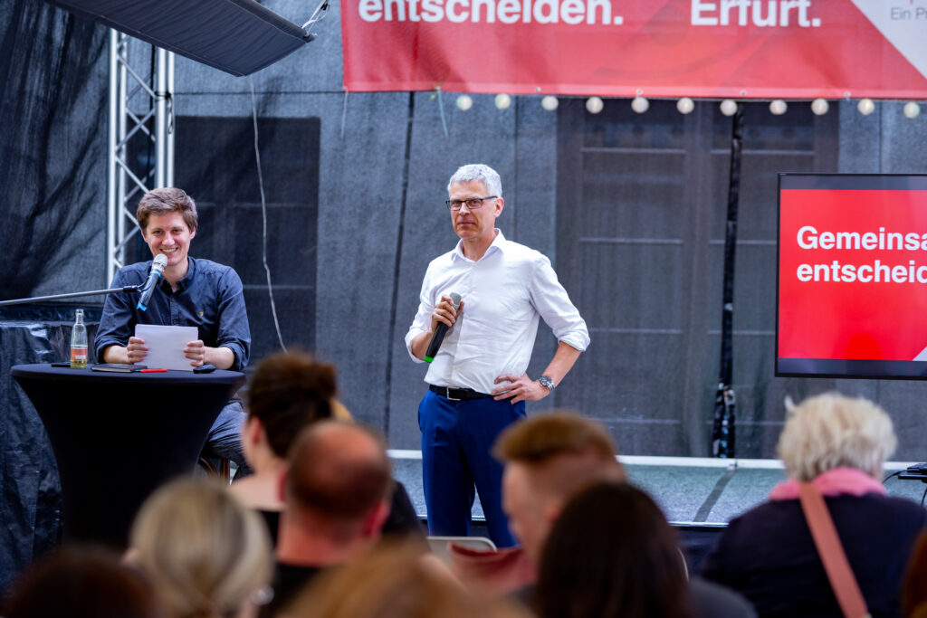 Projektvorstellung Rot-Weiss Erfurt: "RWE – Du kommst vom Herz! Initiative: Sicher im Nachwuchs!"